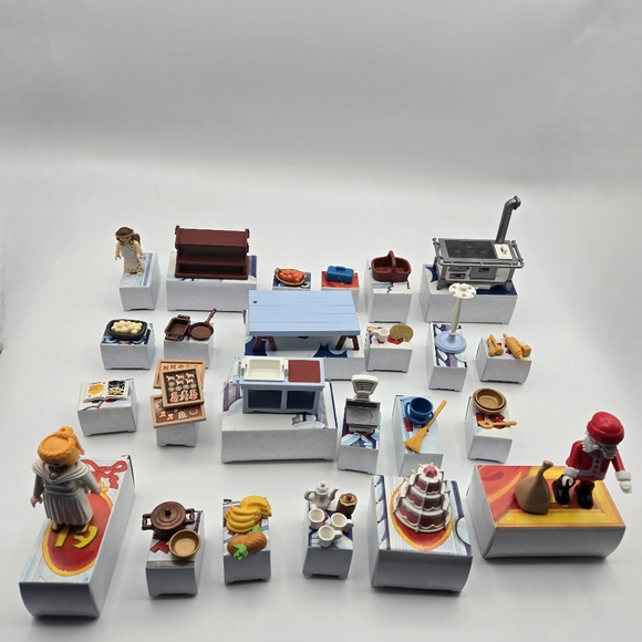 Vintage 1999 Playmobil 3978 Advent Calendar Playset Angel Santa Bakery Set - Picture 4 of 16